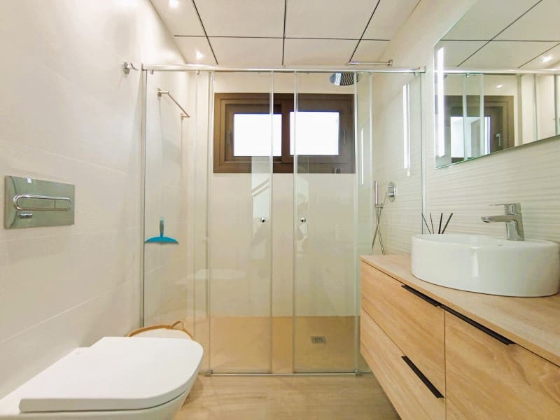 5 bedroom Villa for sale in Finestrat with pool - € 915,000 (Ref: 9604840)