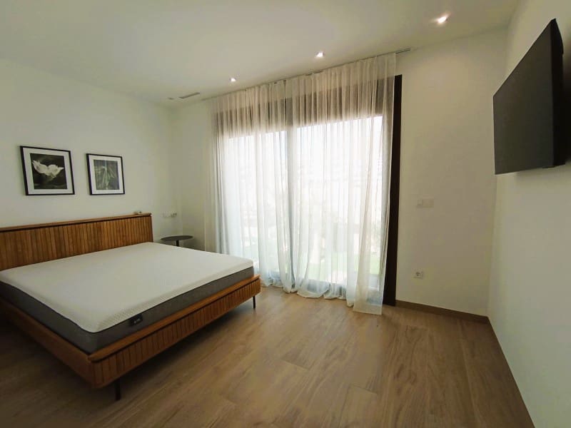 5 bedroom Villa for sale in Finestrat with pool - € 915,000 (Ref: 9604840)