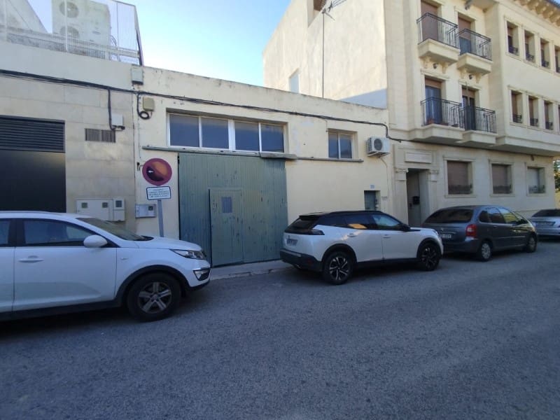 Kaupallinen myytävänä paikassa Jacarilla - 93 500 € (Ref: 9616119)