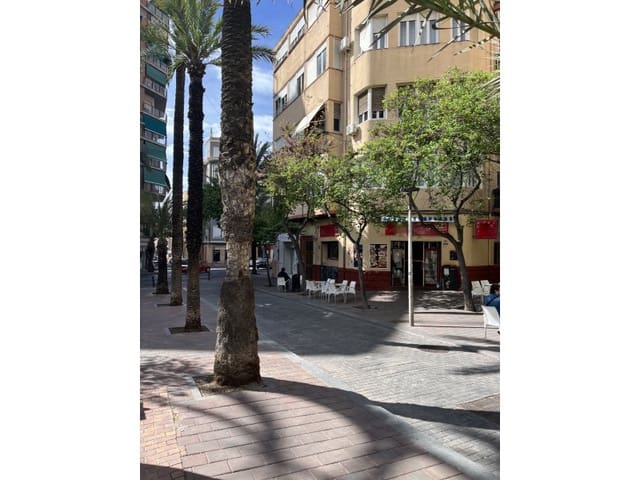 Restaurante/Bar para venda em Alicante cidade - 294 000 € (Ref: 9770399)