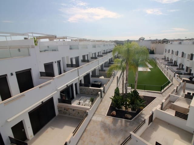3 bedroom Townhouse for sale in Pilar de la Horadada ciudad, Pilar de la Horadada with pool - € 354,900 (Ref: 9817881)