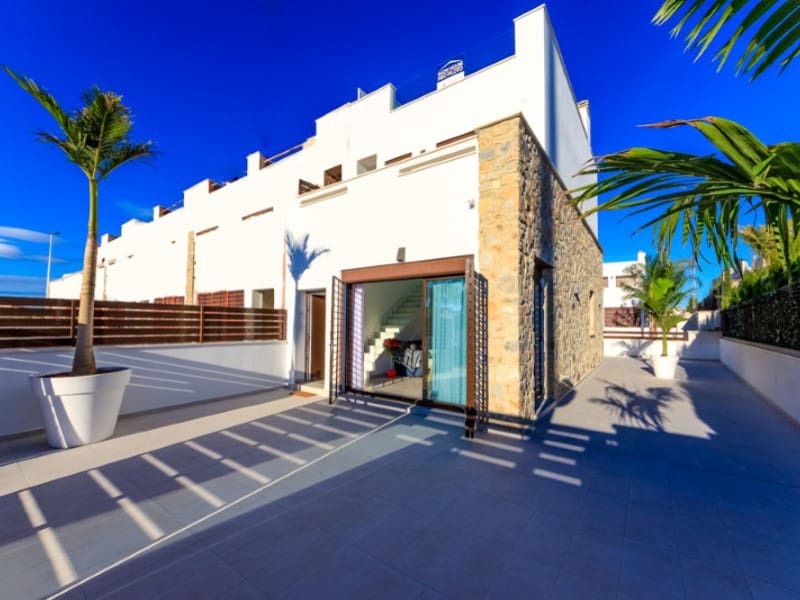 3 bedroom Townhouse for sale in Pilar de la Horadada with pool - € 354,900 (Ref: 9817881)
