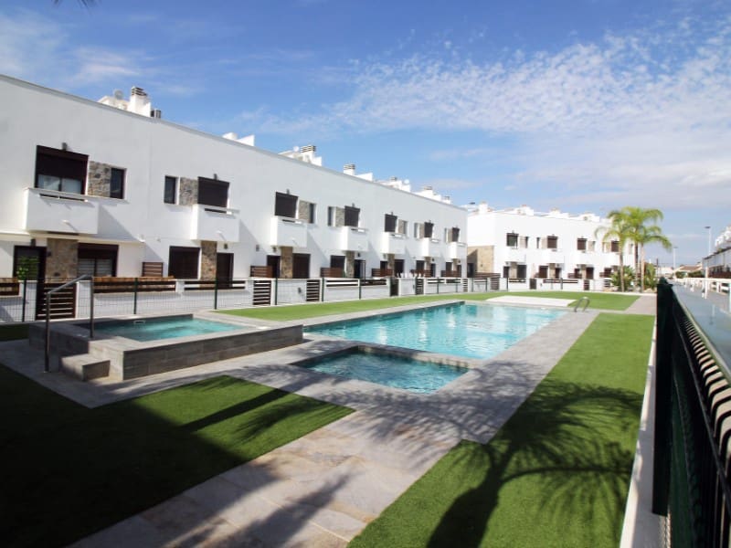 3 bedroom Townhouse for sale in Pilar de la Horadada with pool - € 354,900 (Ref: 9817881)