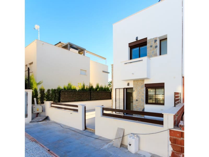 3 bedroom Townhouse for sale in Pilar de la Horadada with pool - € 354,900 (Ref: 9817881)