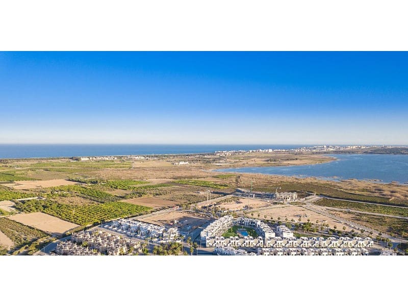 3 sovrum Lägenhet till salu i Guardamar del Segura med pool - 344 900 € (Ref: 9817902)