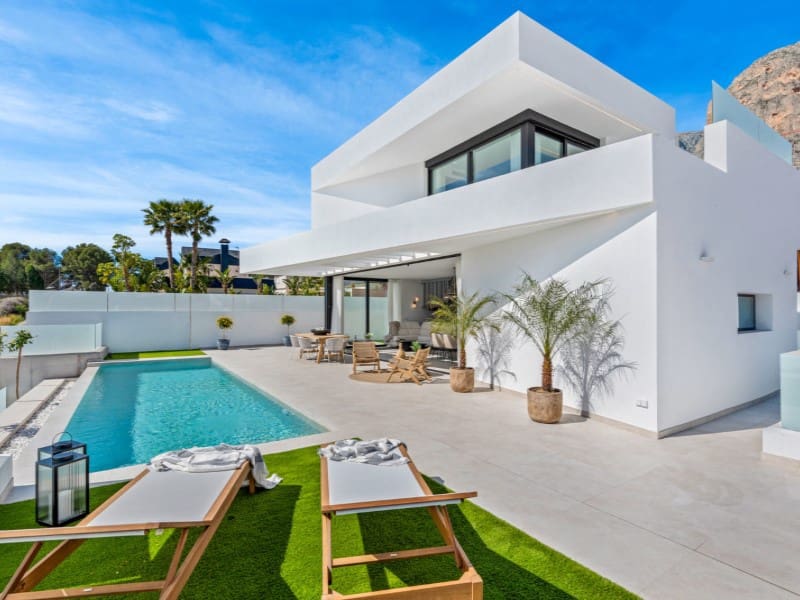 3 bedroom Villa for sale in Polop - € 755,000 (Ref: 9817909)