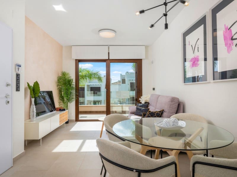 2 slaapkamer Appartement te koop in Torrevieja met zwembad - € 265.000 (Ref: 9820228)