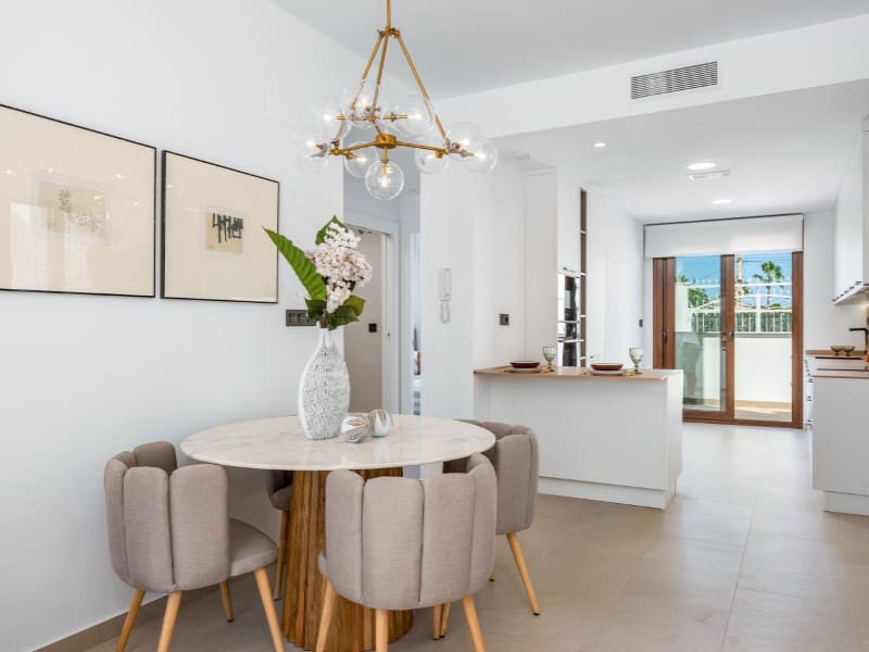2 slaapkamer Appartement te koop in Torrevieja met zwembad - € 265.000 (Ref: 9820228)