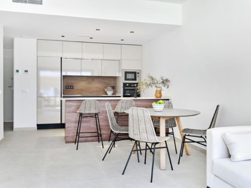 2 Zimmer Apartment zu verkaufen in Torrevieja mit Pool - 380.000 € (Ref: 9820231)