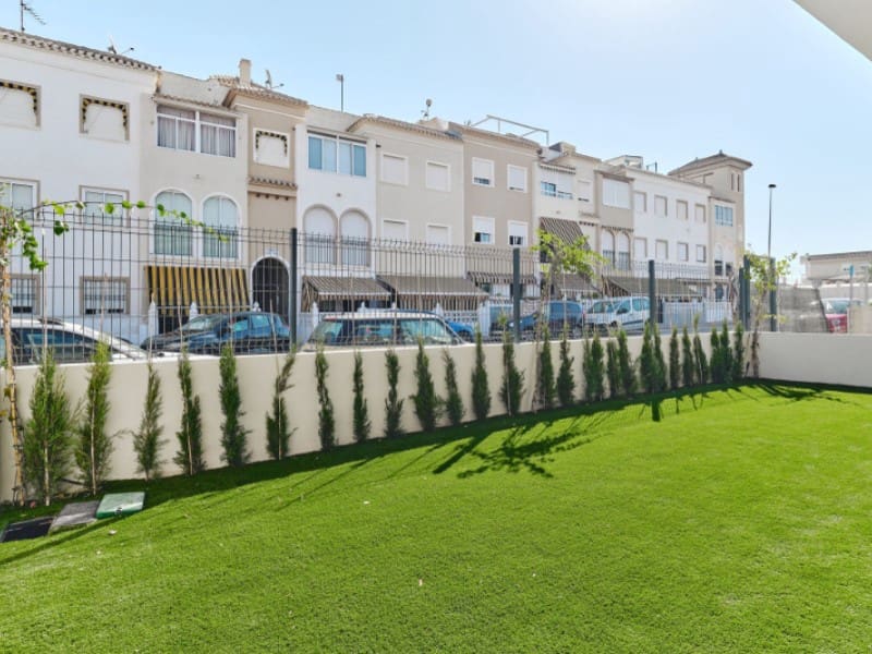 2 Zimmer Apartment zu verkaufen in Torrevieja mit Pool - 380.000 € (Ref: 9820231)