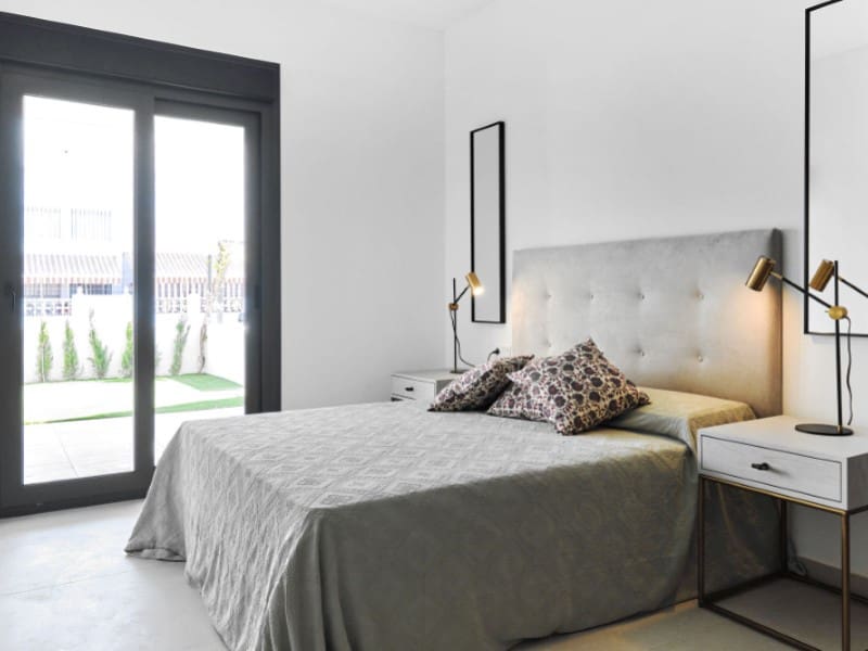 2 Zimmer Apartment zu verkaufen in Torrevieja mit Pool - 380.000 € (Ref: 9820231)