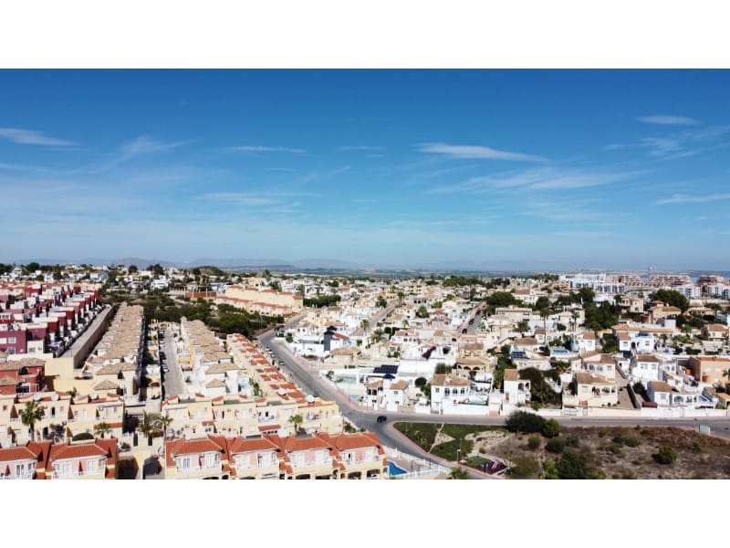 2 bedroom Apartment for sale in Orihuela with pool - € 255,000 (Ref: 9820237)