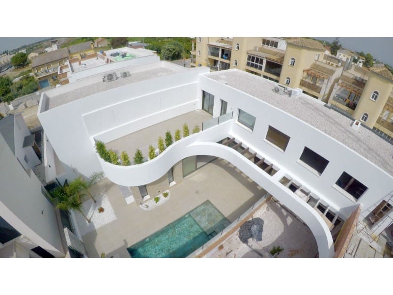 3 bedroom Villa for sale in Almoradi - € 465,000 (Ref: 9820242)