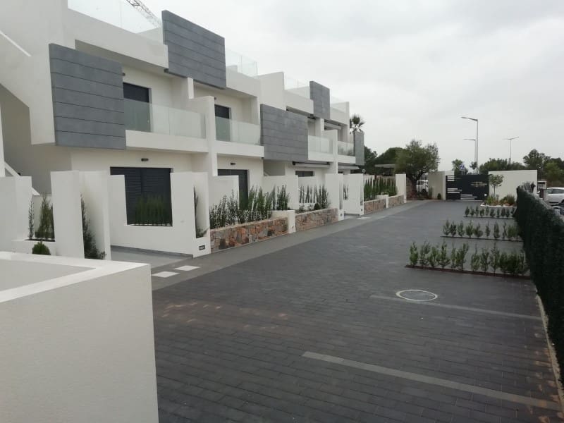 3 sypialnia Apartament na sprzedaż w Torrevieja z basenem - 310 000 € (Ref: 9824768)