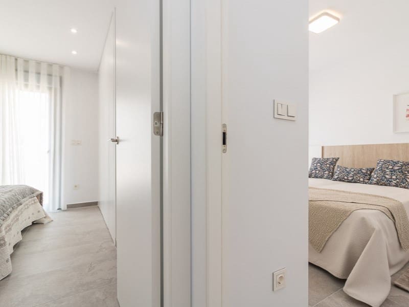 3 sypialnia Apartament na sprzedaż w Torrevieja z basenem - 310 000 € (Ref: 9824768)