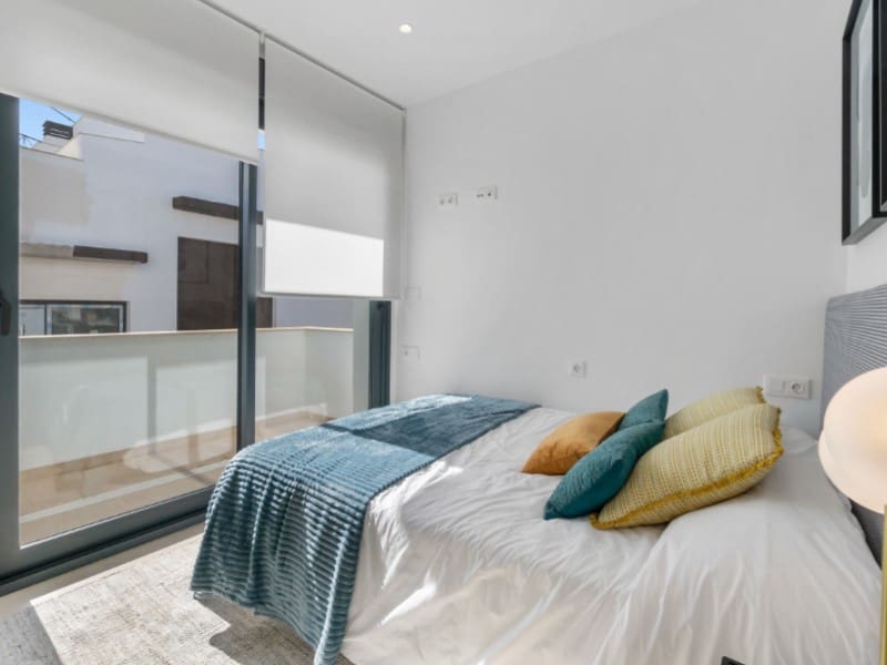 2 soveværelse Lejlighed til salg i Torrevieja med swimmingpool - € 299.900 (Ref: 9824778)