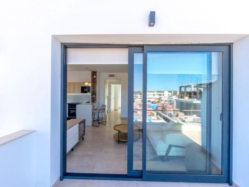 2 soveværelse Lejlighed til salg i Torrevieja med swimmingpool - € 299.900 (Ref: 9824778)