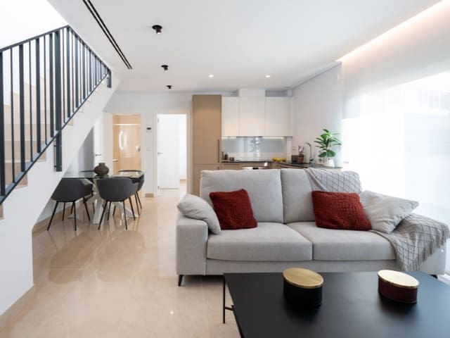 3 makuuhuone Omakotitalo myytävänä paikassa La Marina, Elche / Elx mukana uima-altaan - 459 000 € (Ref: 9836199)