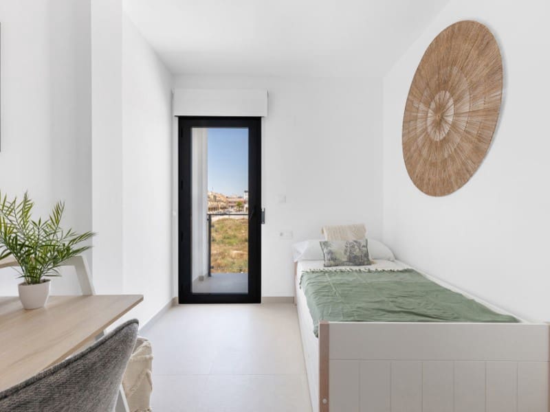 4 soverom Kjedet enebolig til salgs i Rafal med svømmebasseng - € 269 000 (Ref: 9839176)