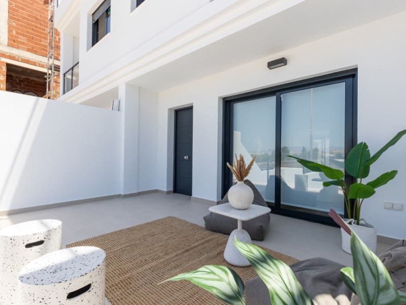 4 soverom Kjedet enebolig til salgs i Rafal med svømmebasseng - € 269 000 (Ref: 9839176)