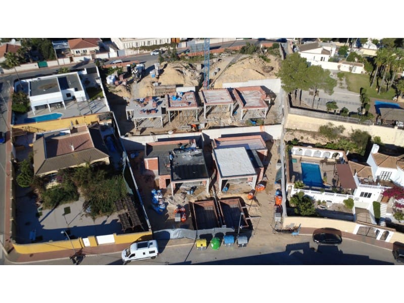 Chalet de 3 habitaciones en Torrevieja en venta - 700.000 € (Ref: 9839192)