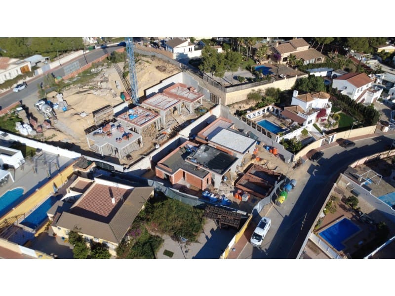 Chalet de 3 habitaciones en Torrevieja en venta - 700.000 € (Ref: 9839192)