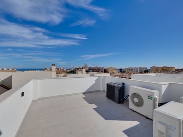 Chalet de 4 habitaciones en El Chaparral - La Siesta - La Torreta, Torrevieja en venta - 750.000 € (Ref: 9839196)