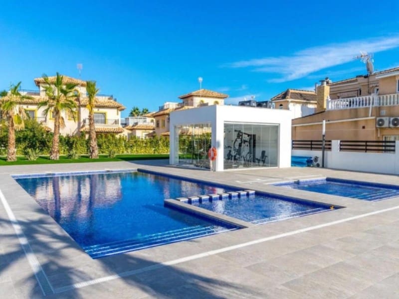 2 quarto Apartamento para venda em Torrevieja com piscina - 274 900 € (Ref: 9842732)