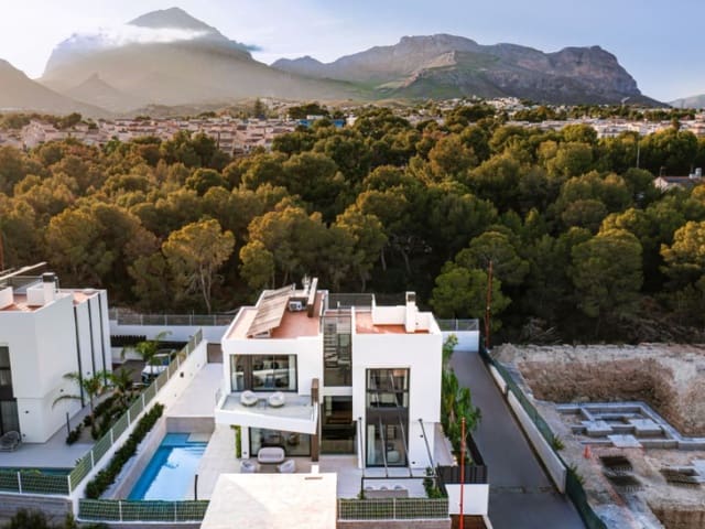 4 soveværelse Villa til salg i La Nucia Pueblo  , La Nucia - € 1.095.000 (Ref: 9842739)