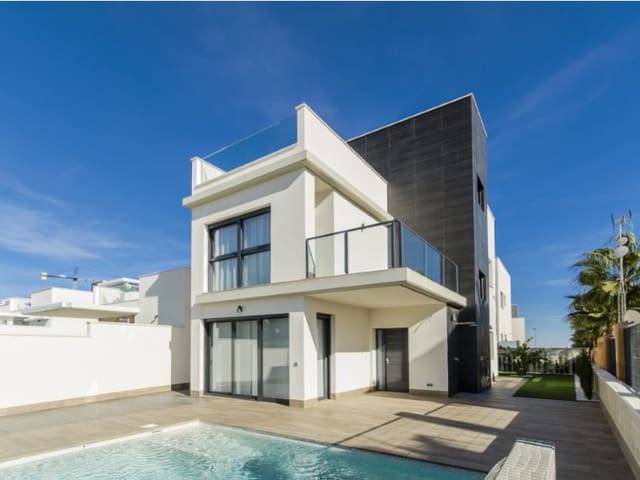 3 makuuhuone Huvila myytävänä paikassa San Miguel de Salinas mukana uima-altaan - 630 000 € (Ref: 9842744)
