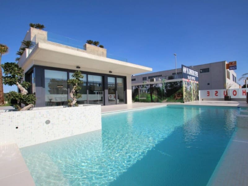 3 makuuhuone Huvila myytävänä paikassa San Miguel de Salinas mukana uima-altaan - 630 000 € (Ref: 9842744)