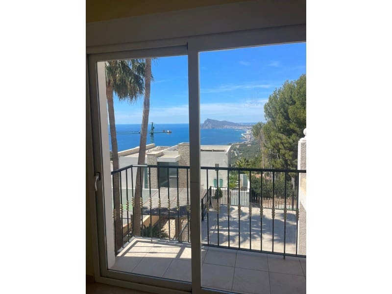 3 bedroom Villa for sale in Altea - € 1,650,000 (Ref: 9842754)