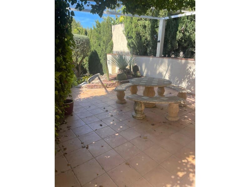 3 bedroom Villa for sale in Altea - € 1,650,000 (Ref: 9842754)