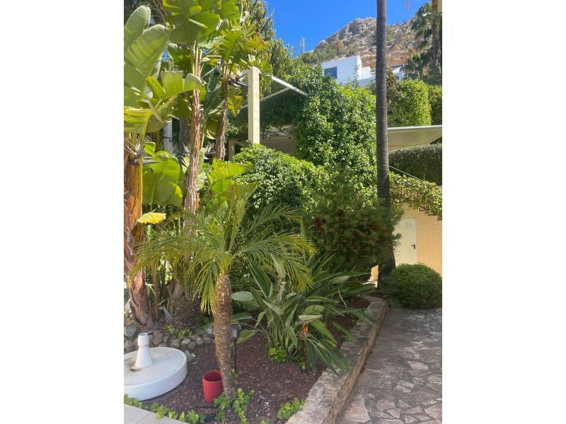 3 bedroom Villa for sale in Altea - € 1,650,000 (Ref: 9842754)