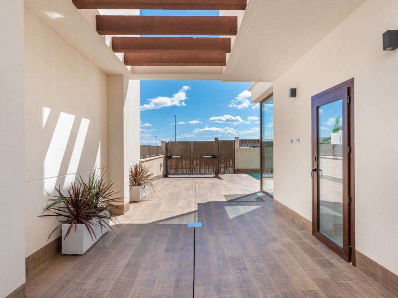 3 bedroom Villa for sale in Rojales - € 579,000 (Ref: 9842759)