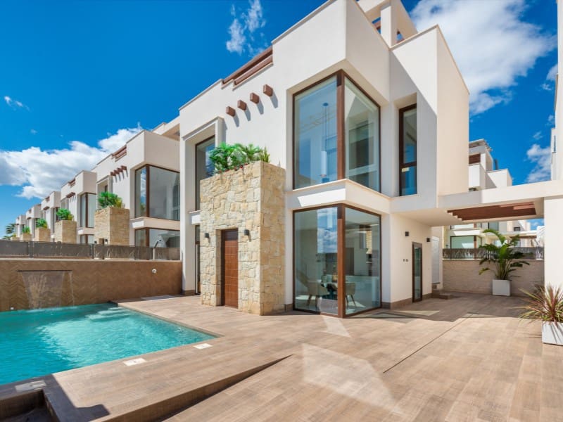 3 bedroom Villa for sale in Rojales - € 579,000 (Ref: 9842759)