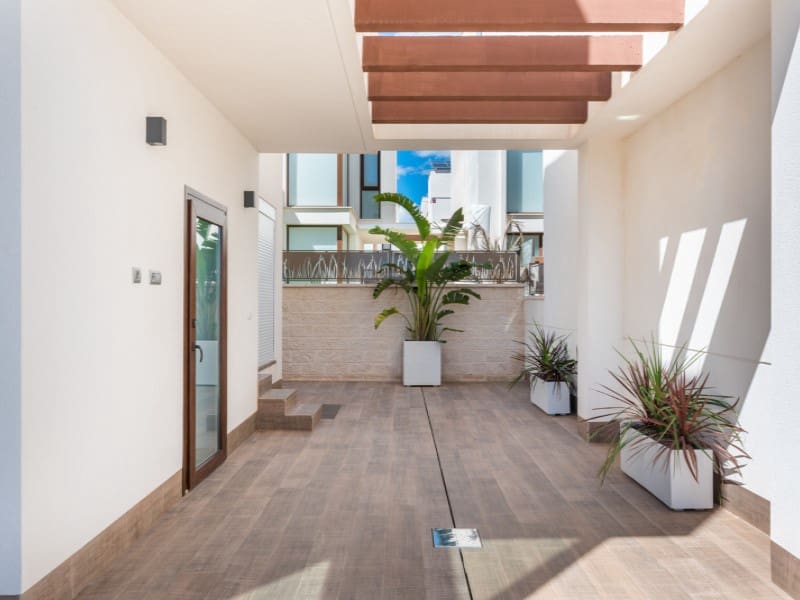 3 bedroom Villa for sale in Rojales - € 579,000 (Ref: 9842759)