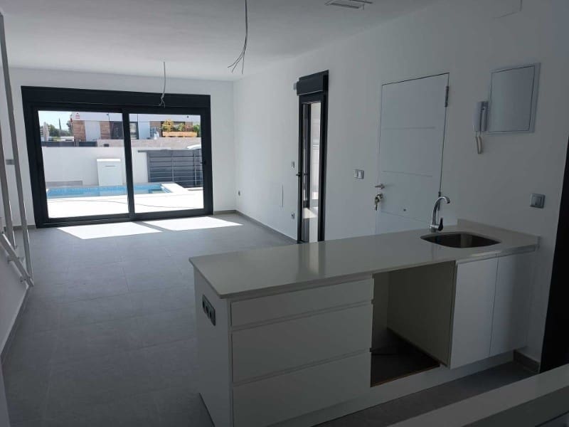 3 sypialnia Willa na sprzedaż w Daya Nueva z basenem - 317 000 € (Ref: 9842760)