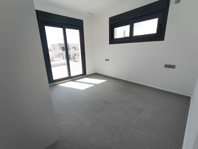 3 sypialnia Willa na sprzedaż w Daya Nueva z basenem - 317 000 € (Ref: 9842760)