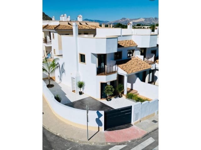 Casa de 3 habitaciones en Cox en venta con piscina - 255.000 € (Ref: 9868421)