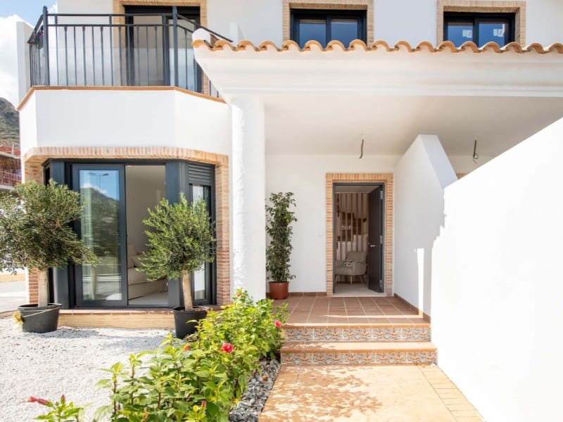 Casa de 3 habitaciones en Cox en venta con piscina - 255.000 € (Ref: 9868421)