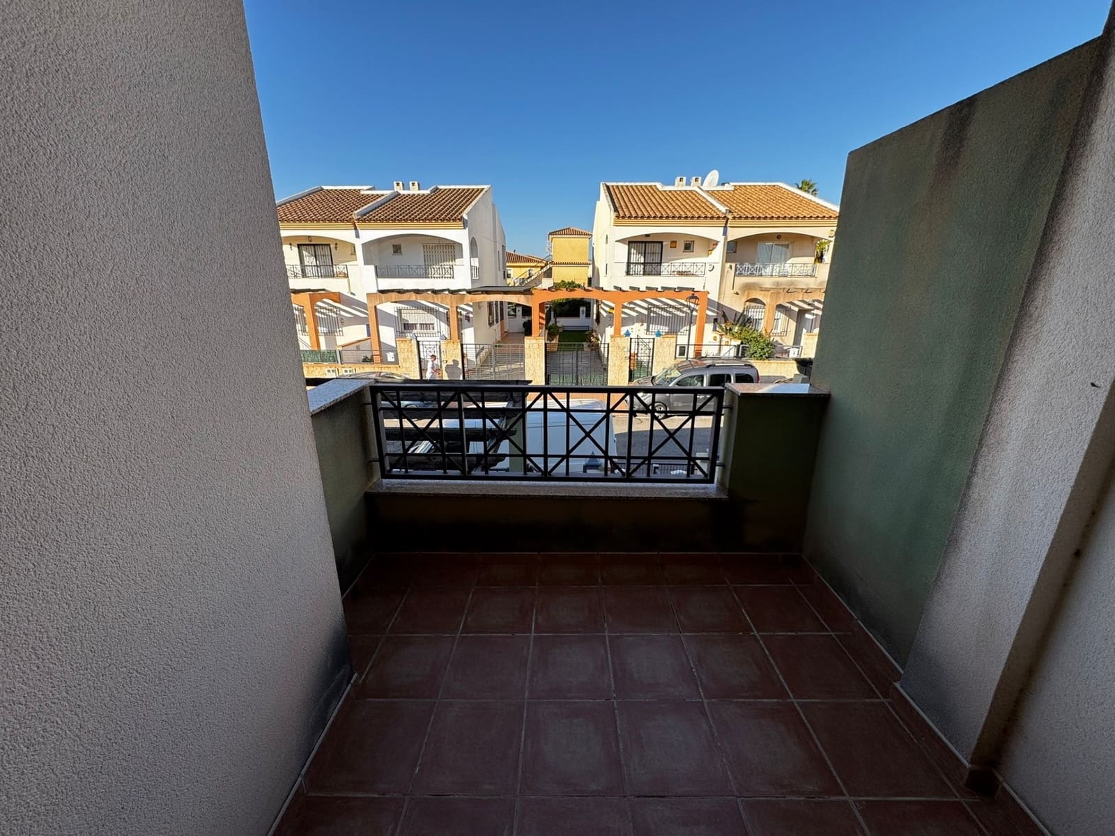 3 bedroom Townhouse for rent in La Alfoquia with pool - € 550 (Ref: 10158407)