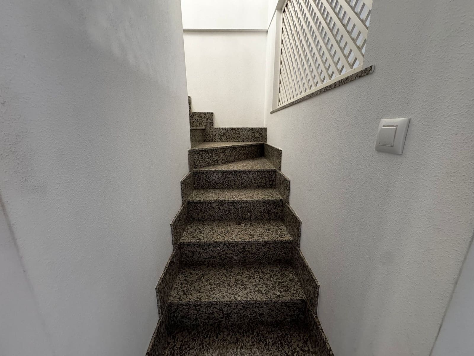 3 bedroom Townhouse for rent in La Alfoquia with pool - € 550 (Ref: 10158407)