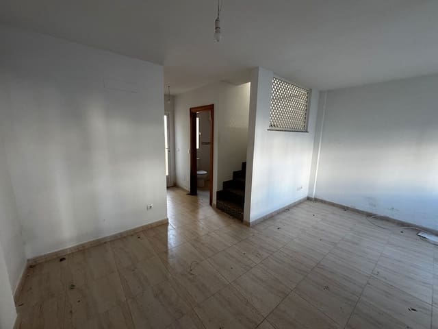 3 bedroom Townhouse for rent in La Alfoquia, Zurgena with pool - € 550 (Ref: 10158407)