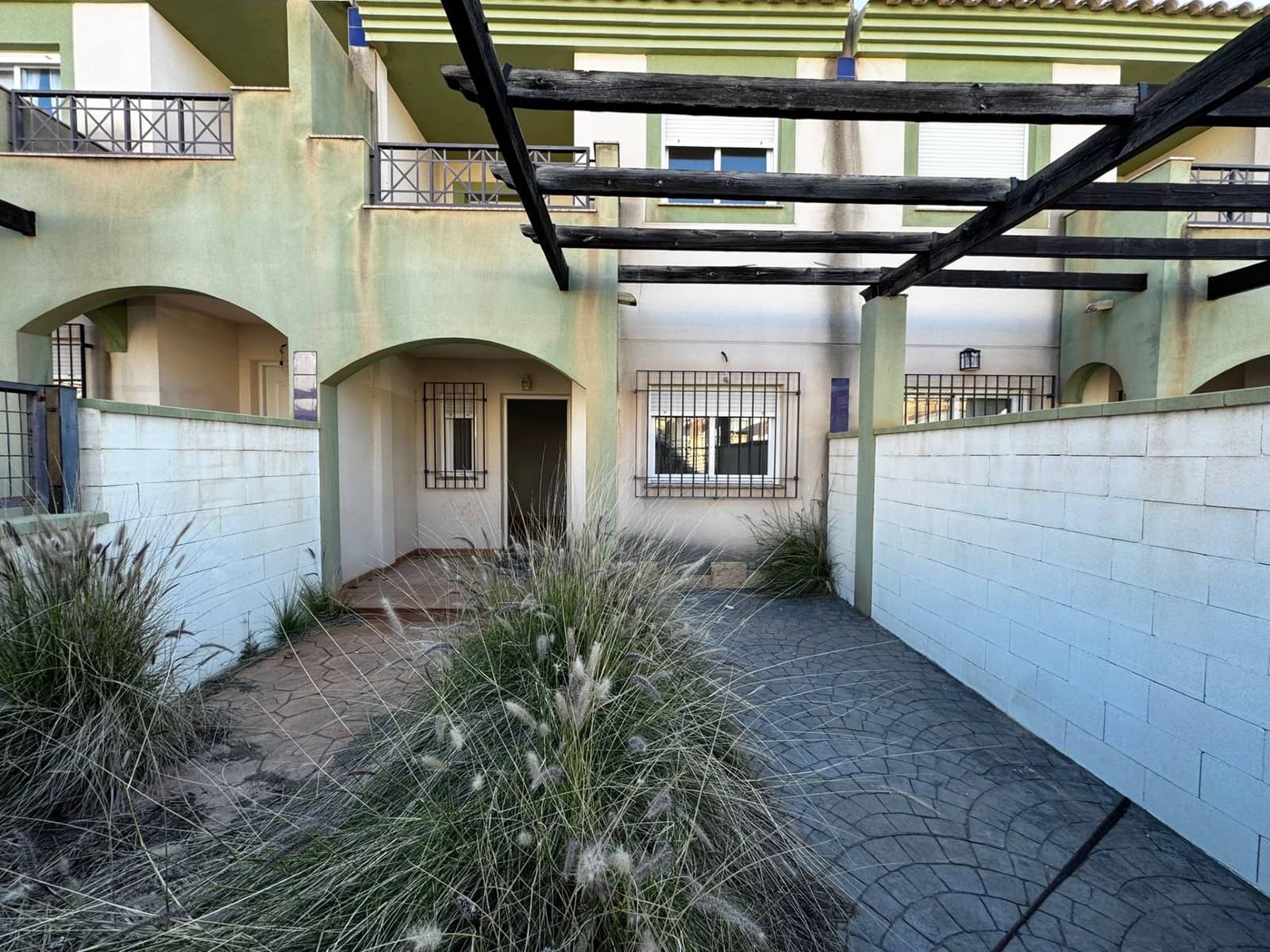 3 bedroom Townhouse for rent in La Alfoquia with pool - € 550 (Ref: 10158407)