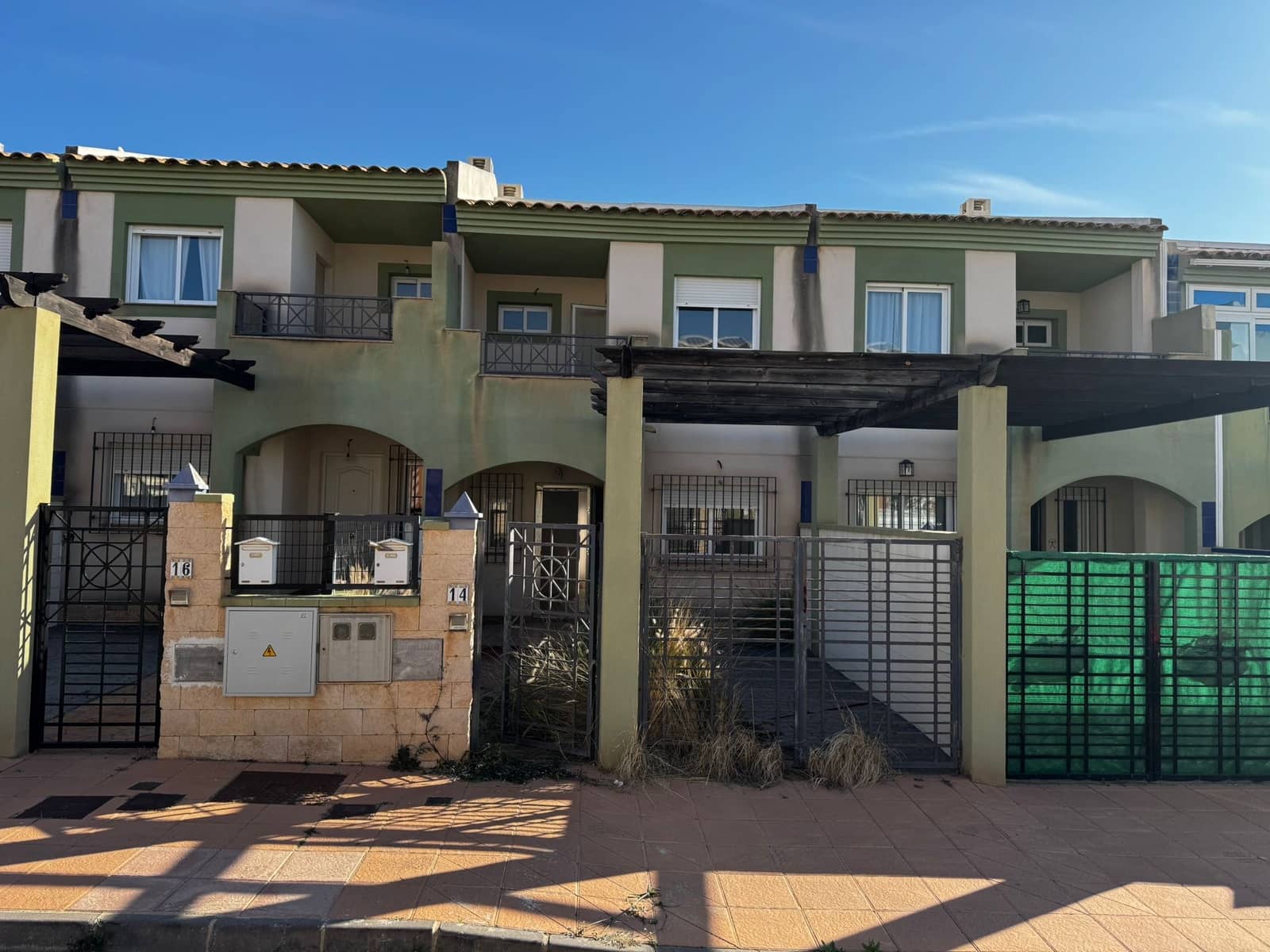 3 bedroom Townhouse for rent in La Alfoquia with pool - € 550 (Ref: 10158407)