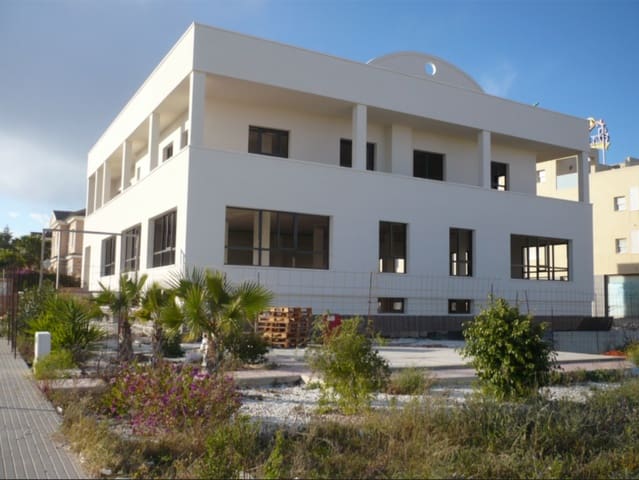 Erhverv til salg i La Zenia, Orihuela - € 1.999.000 (Ref: 9142440)