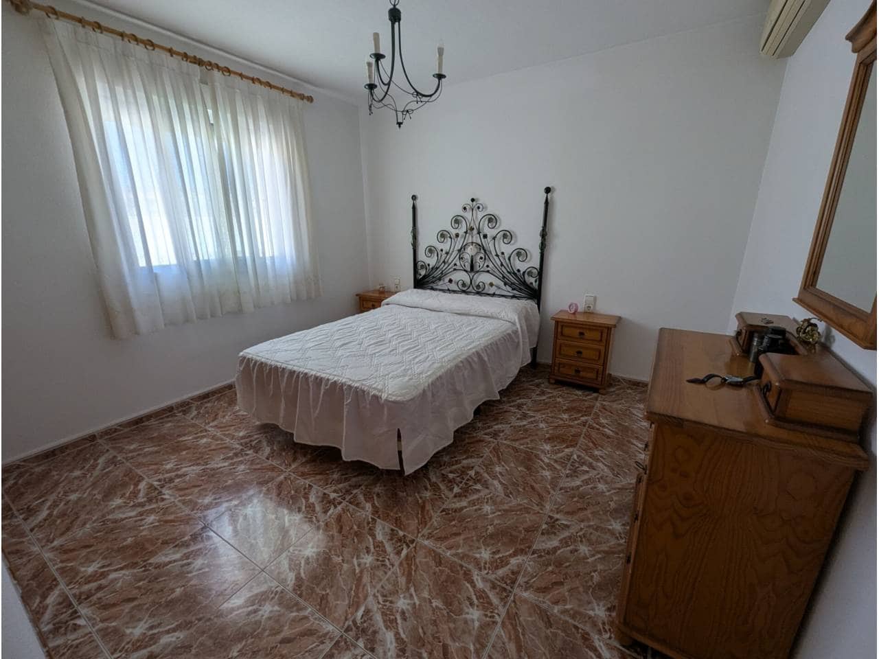 4 chambre Maison de Ville à vendre à Sax avec garage - 167 000 € (Ref: 10168037)