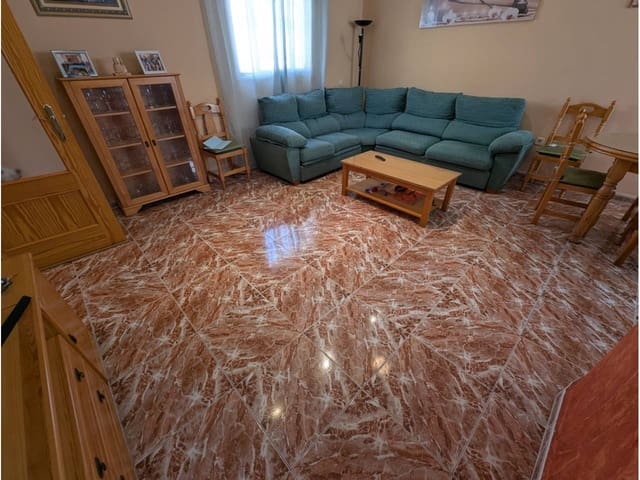 4 soveværelse Byhus til salg i Sax med garage - € 167.000 (Ref: 10168037)