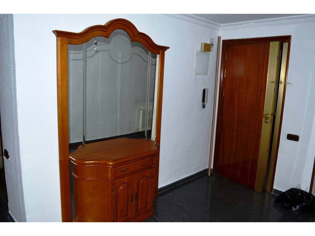 5 soverom Leilighet til salgs i Sax med garasje - € 159 200 (Ref: 2177762)